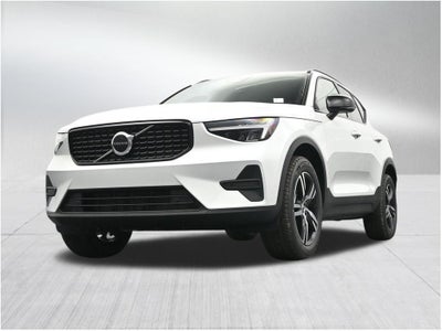 2026 Volvo XC40 B5 Core