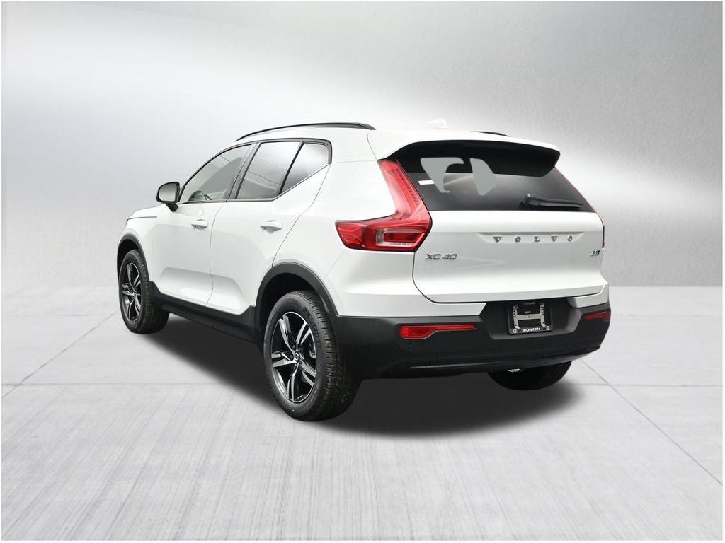 2026 Volvo XC40 B5 Core