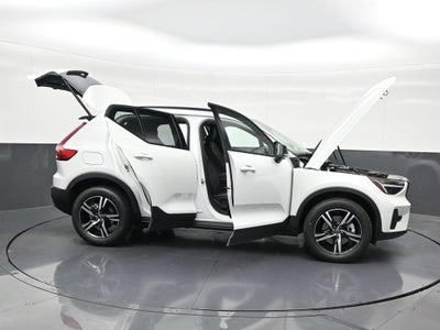 2026 Volvo XC40 B5 Core