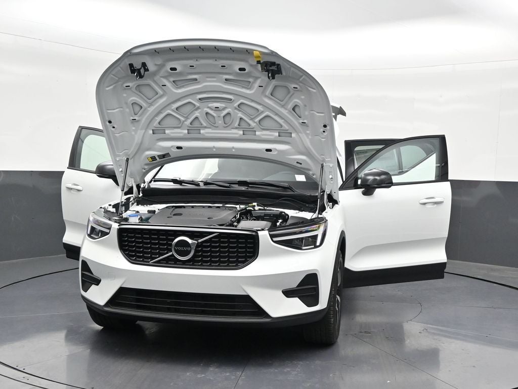 2026 Volvo XC40 B5 Core