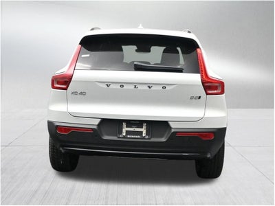 2026 Volvo XC40 B5 Core