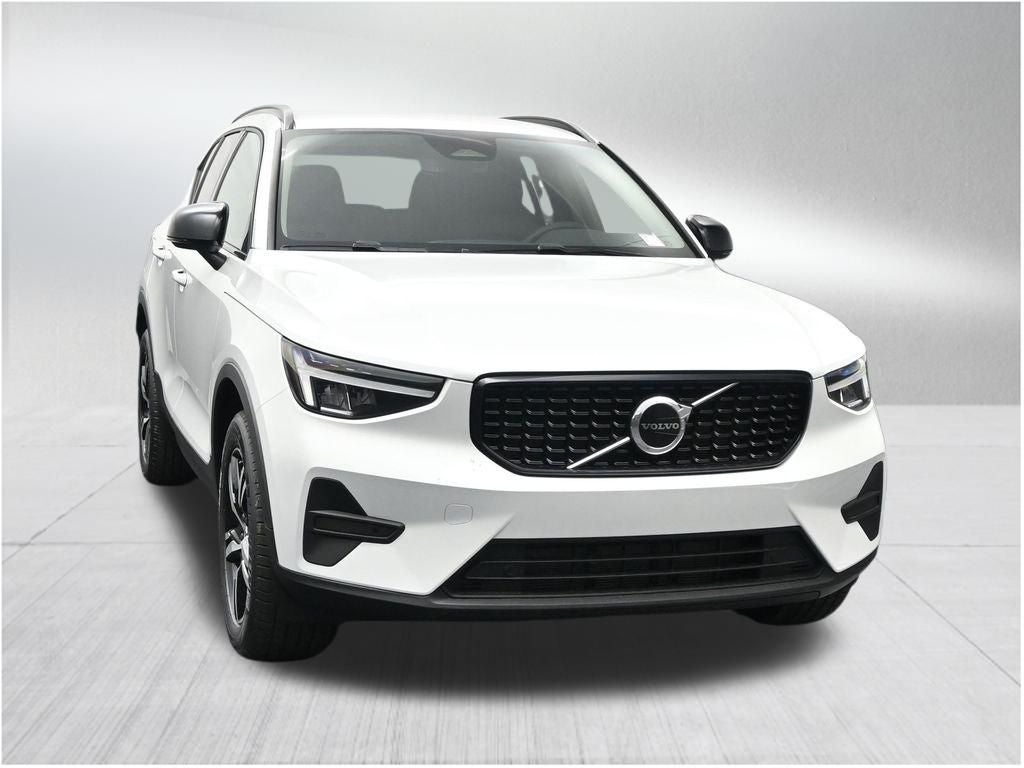 2026 Volvo XC40 B5 Core
