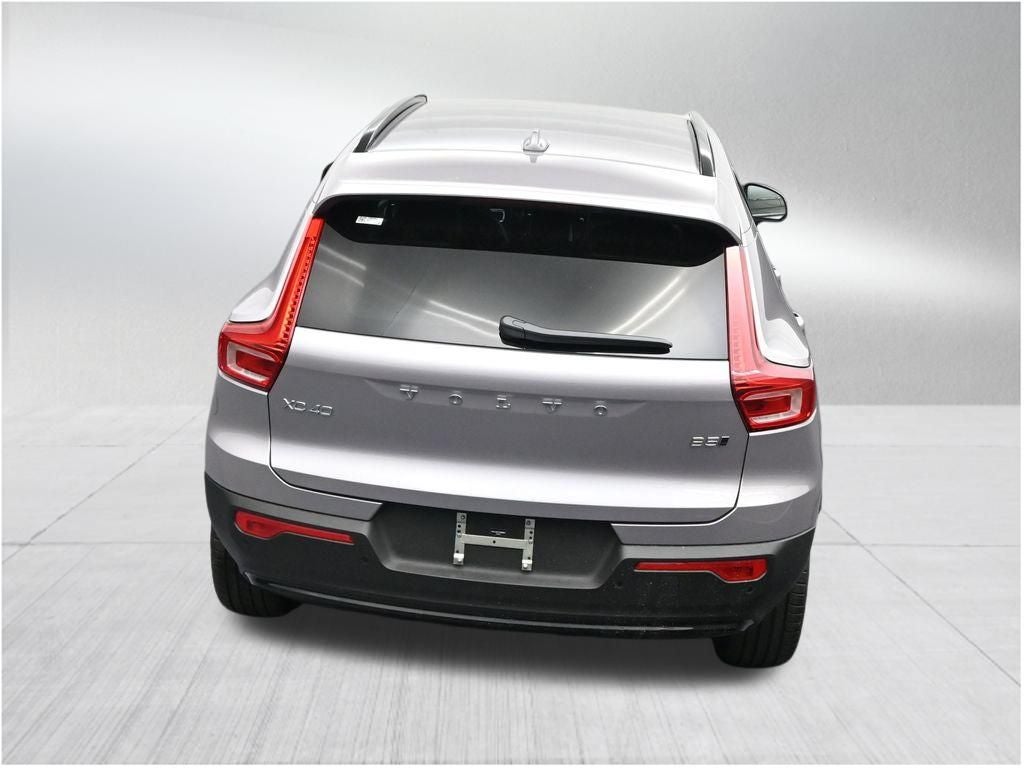 2026 Volvo XC40 B5 Core