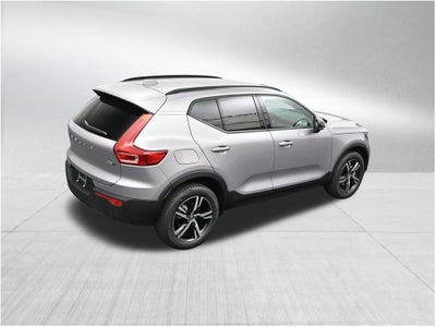 2026 Volvo XC40 B5 Core