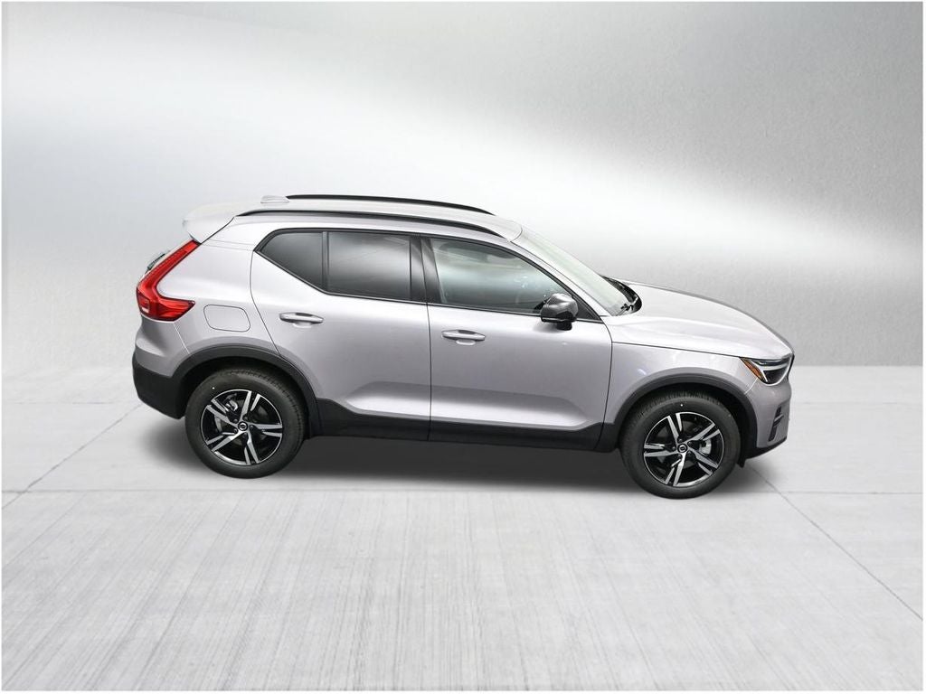 2026 Volvo XC40 B5 Core