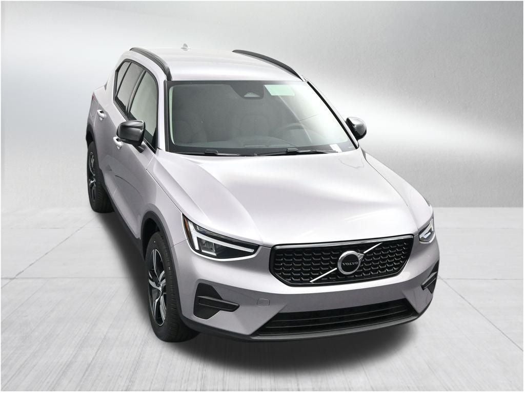2026 Volvo XC40 B5 Core