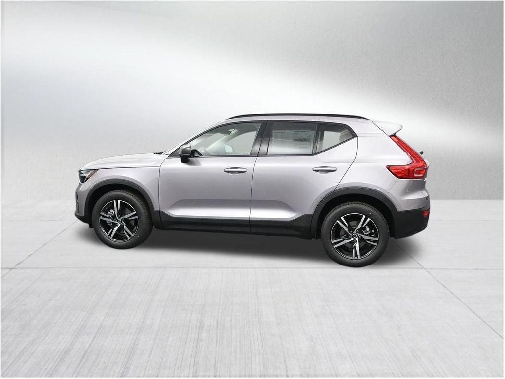 2026 Volvo XC40 B5 Core