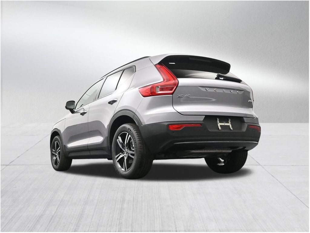 2026 Volvo XC40 B5 Core