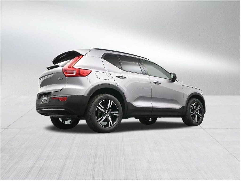 2026 Volvo XC40 B5 Core