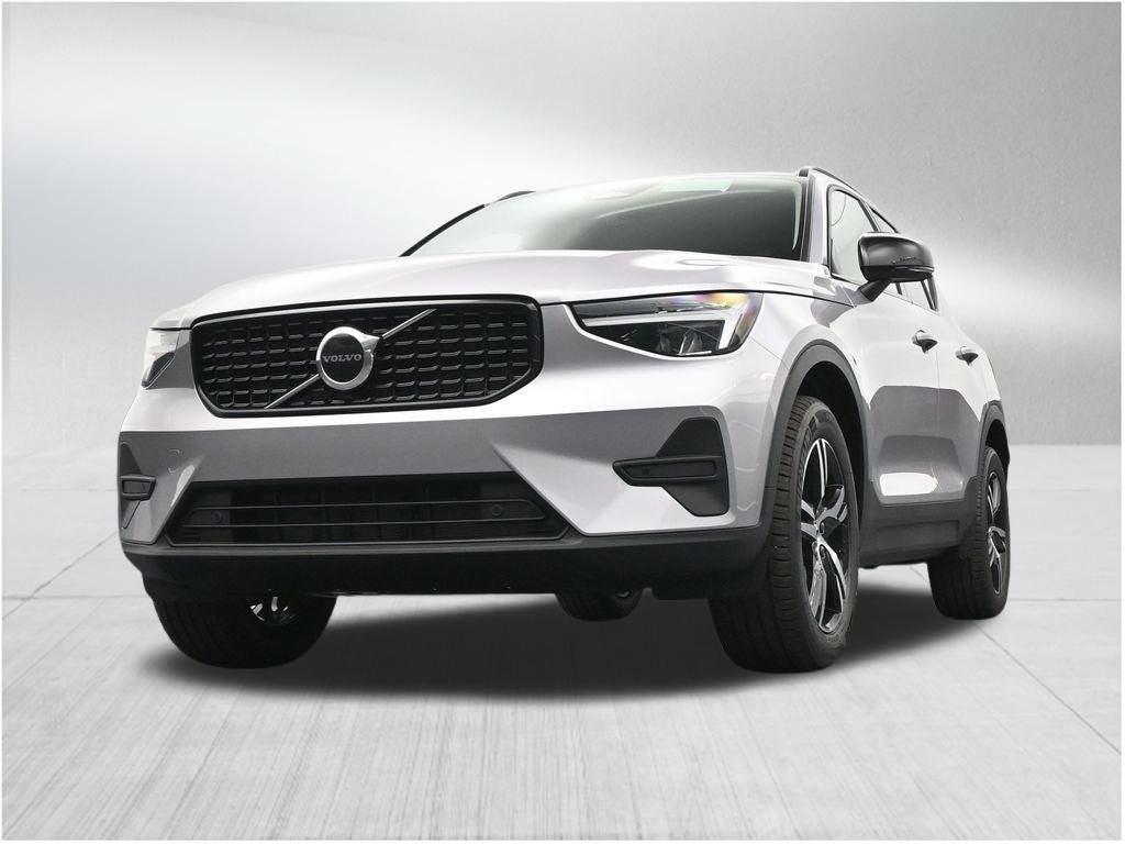 2026 Volvo XC40 B5 Core