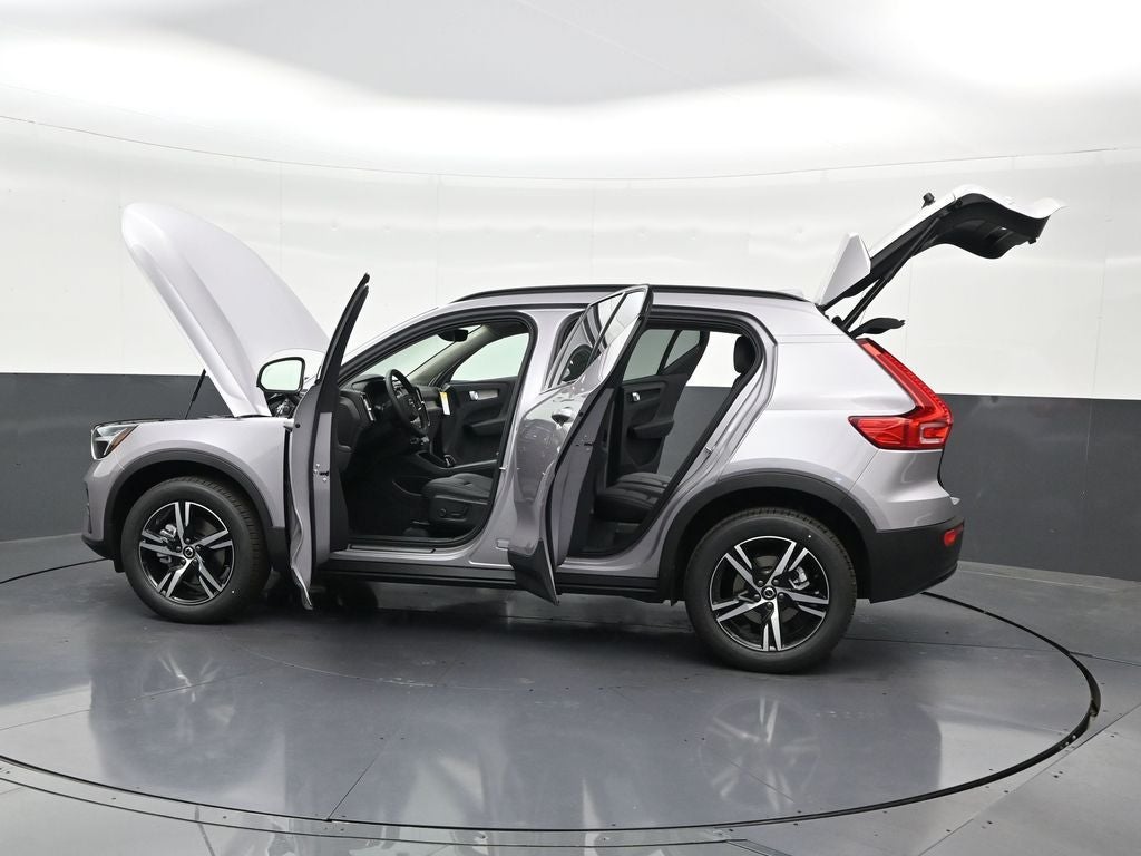 2026 Volvo XC40 B5 Core