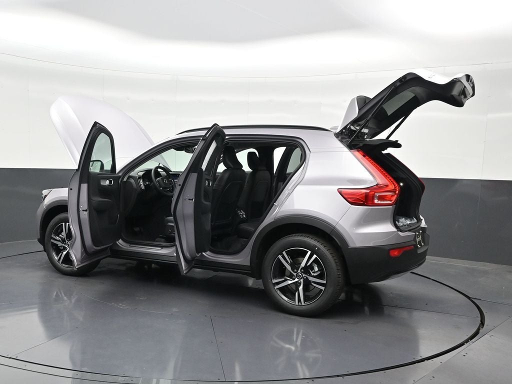 2026 Volvo XC40 B5 Core