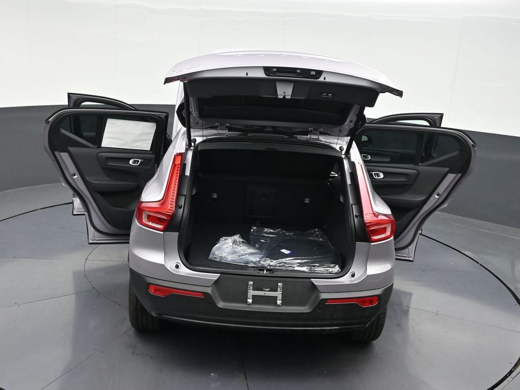 2026 Volvo XC40 B5 Core