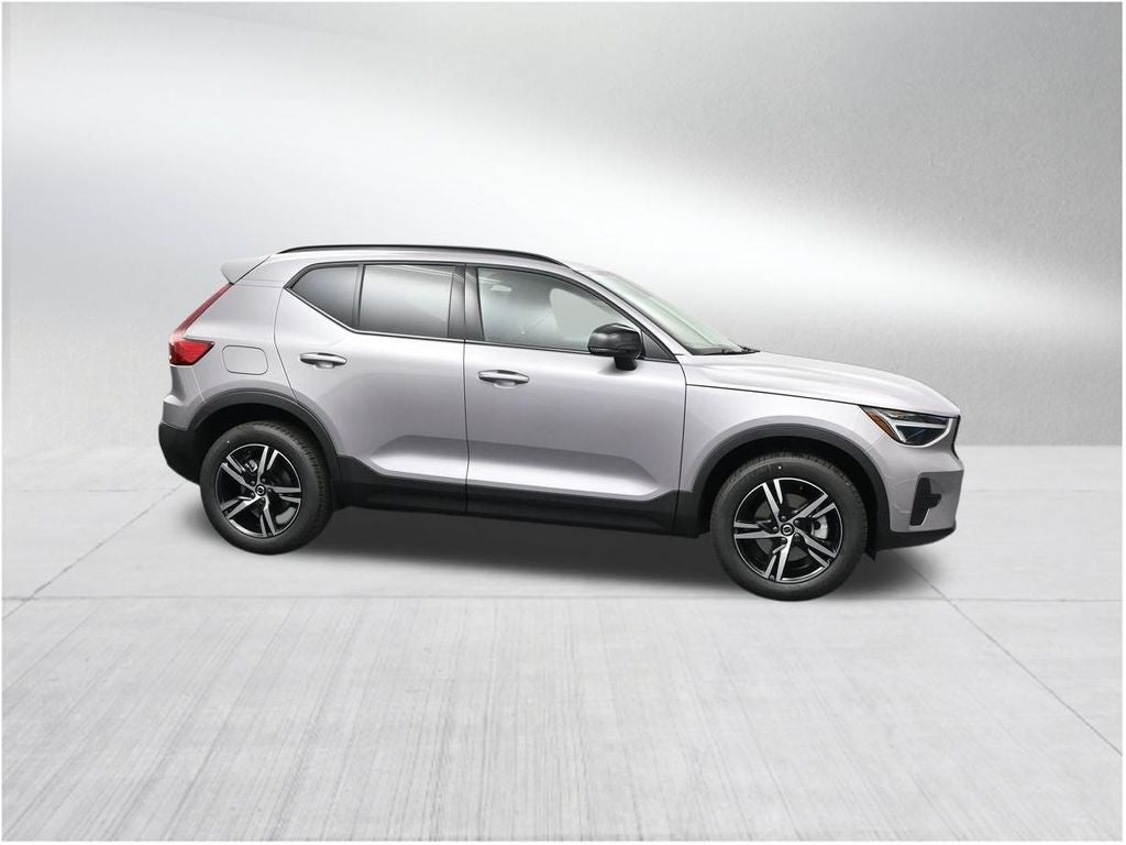 2026 Volvo XC40 B5 Core