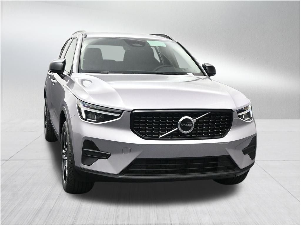 2026 Volvo XC40 B5 Core