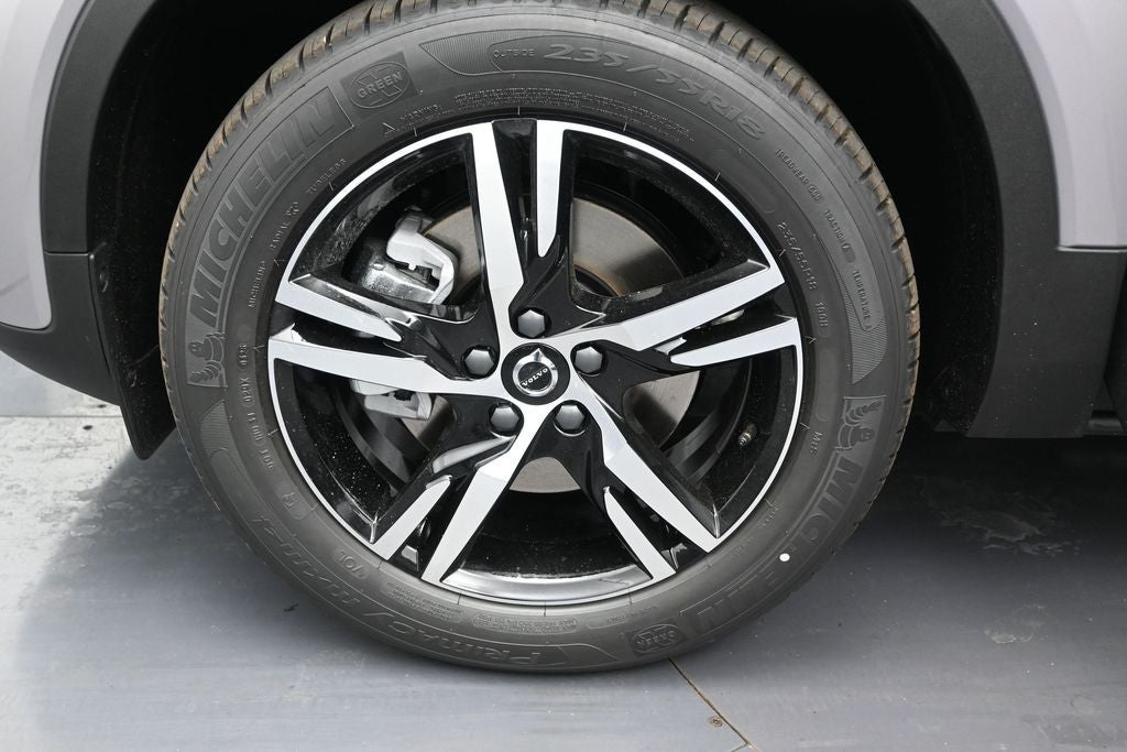 2026 Volvo XC40 B5 Core