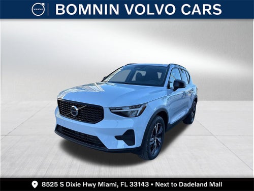 2026 Volvo XC40 B5 Core