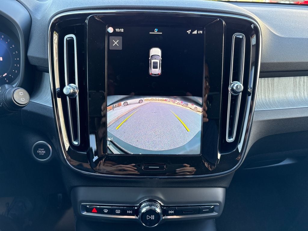 2026 Volvo XC40 B5 Core