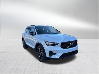 2026 Volvo XC40 B5 Core