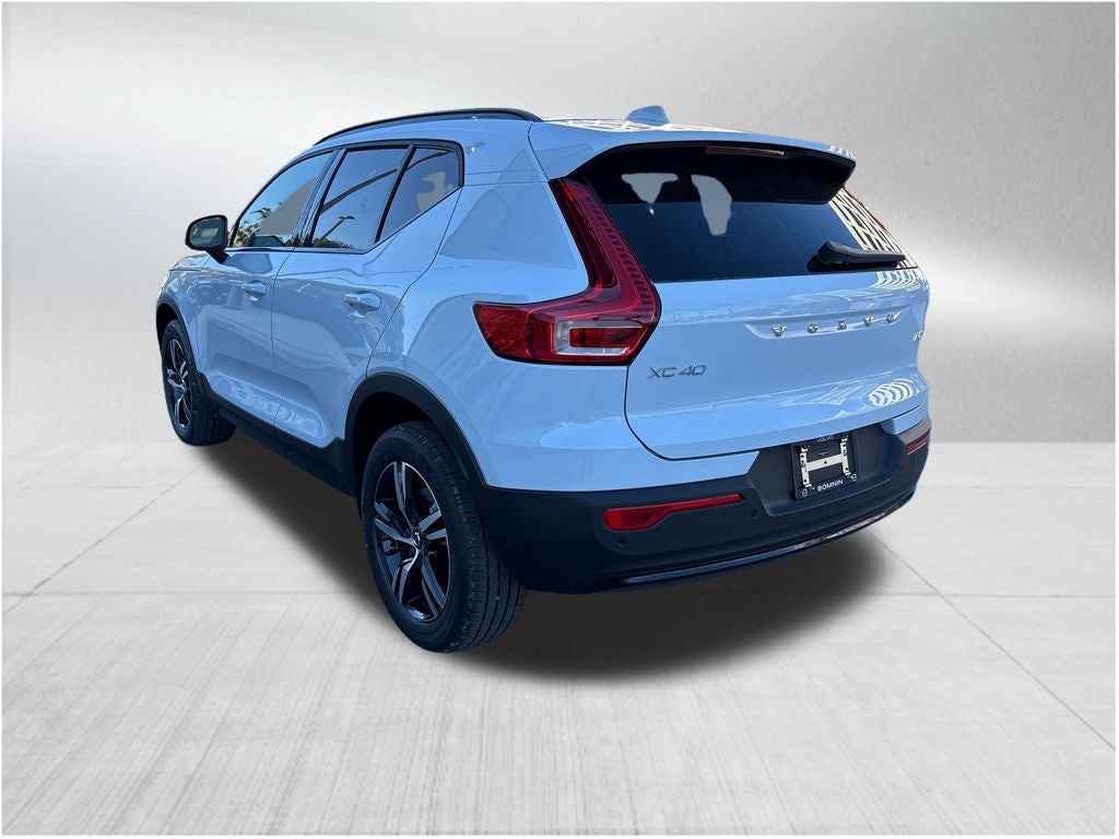 2026 Volvo XC40 B5 Core