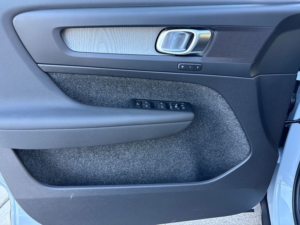 2026 Volvo XC40 B5 Core