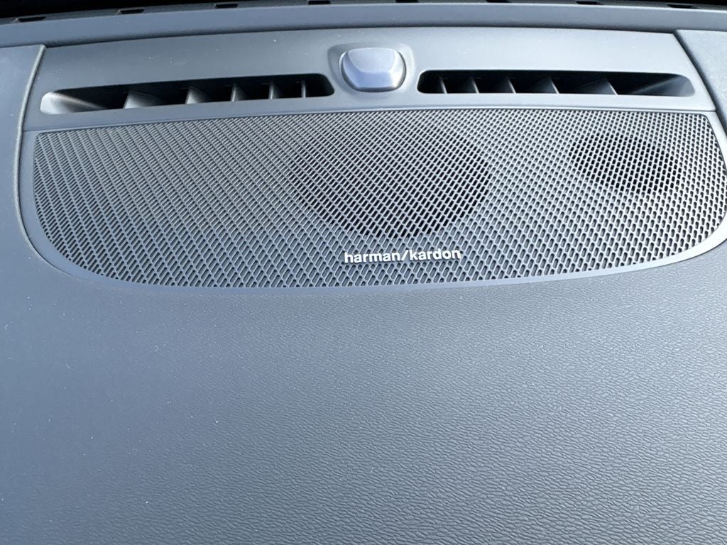 2026 Volvo XC40 B5 Ultra