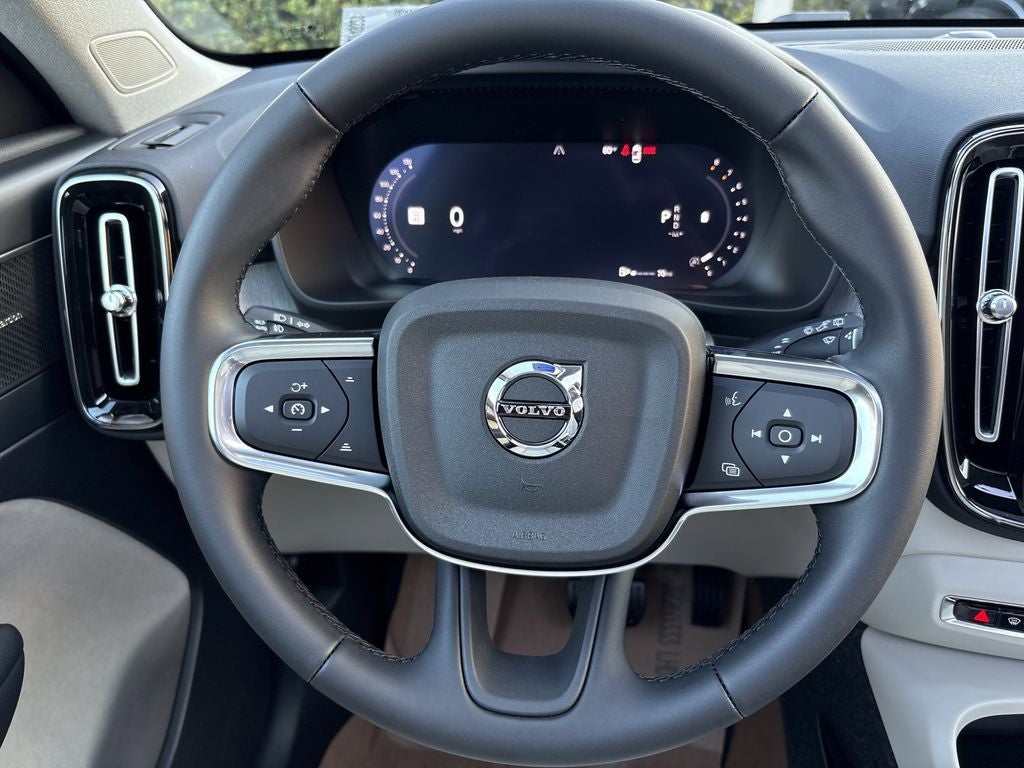 2026 Volvo XC40 B5 Ultra