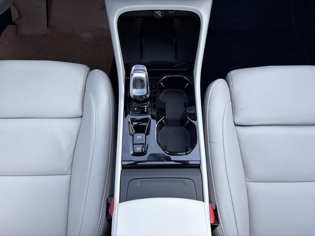 2026 Volvo XC40 B5 Ultra