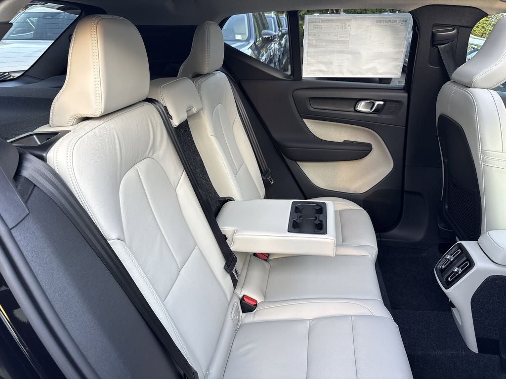 2026 Volvo XC40 B5 Ultra