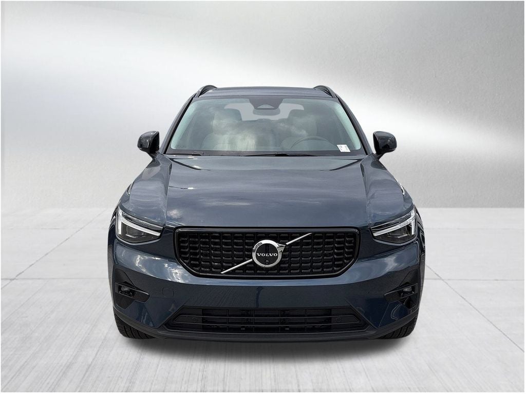 2026 Volvo XC40 B5 Ultra