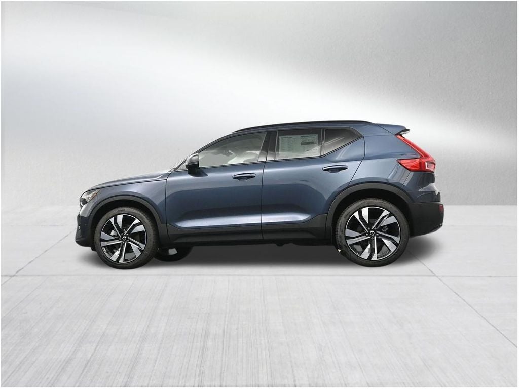 2026 Volvo XC40 B5 Ultra