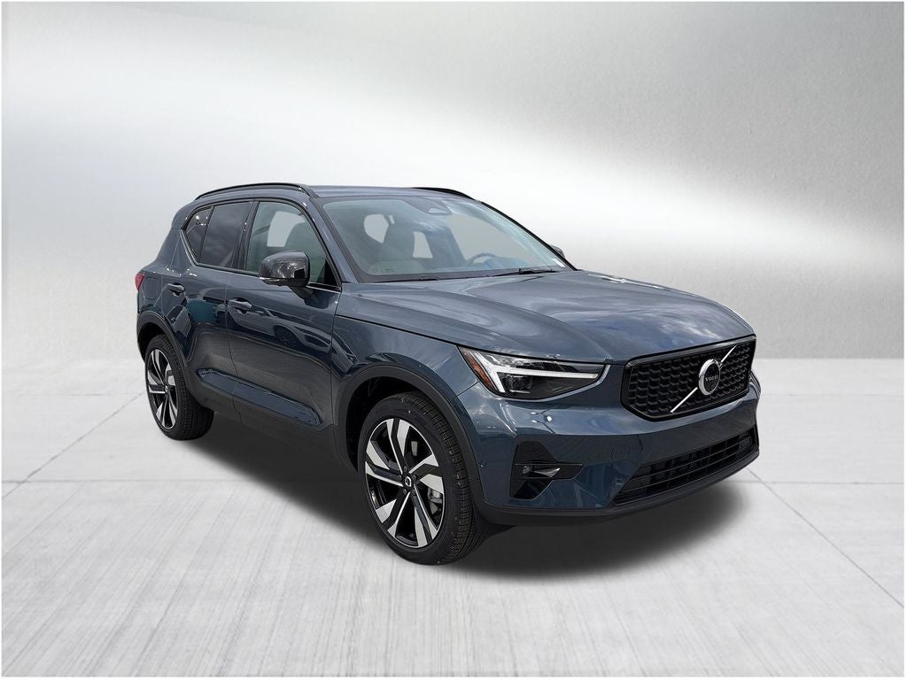 2026 Volvo XC40 B5 Ultra