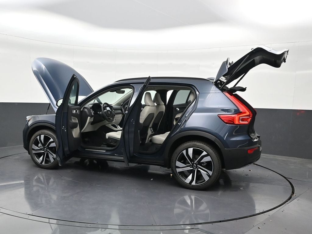 2026 Volvo XC40 B5 Ultra