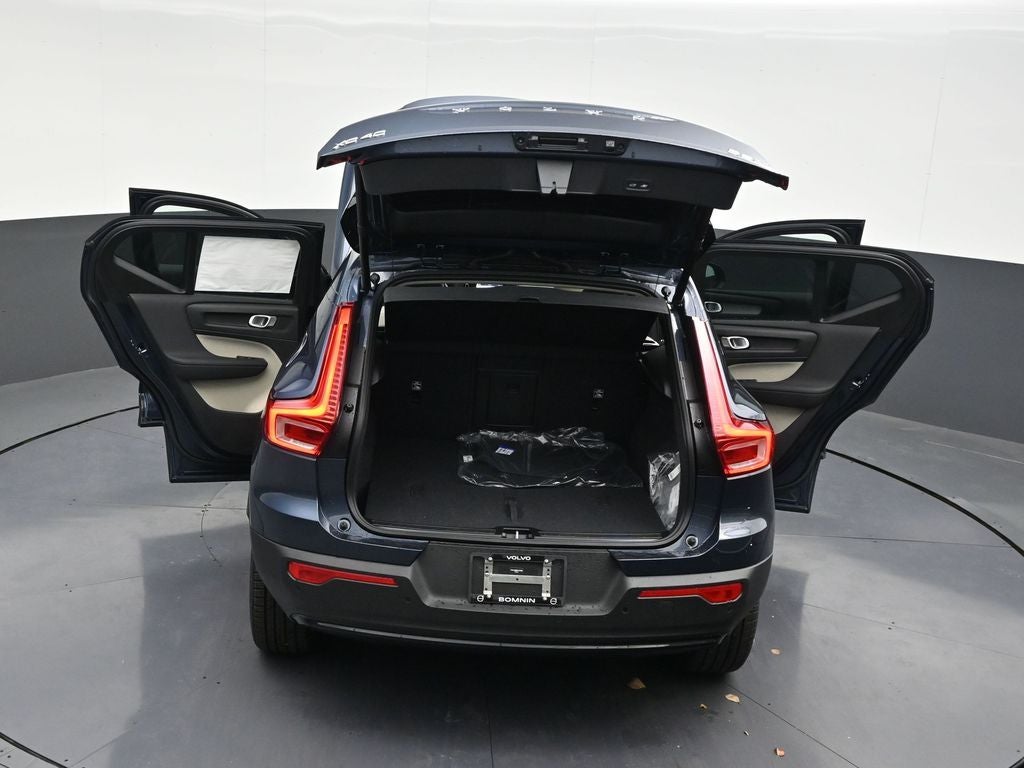 2026 Volvo XC40 B5 Ultra