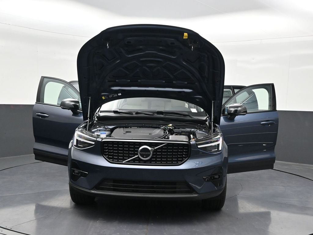 2026 Volvo XC40 B5 Ultra