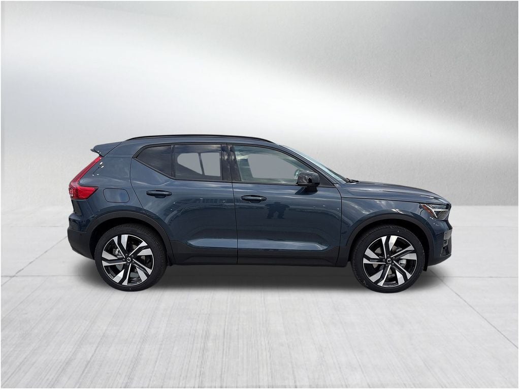 2026 Volvo XC40 B5 Ultra