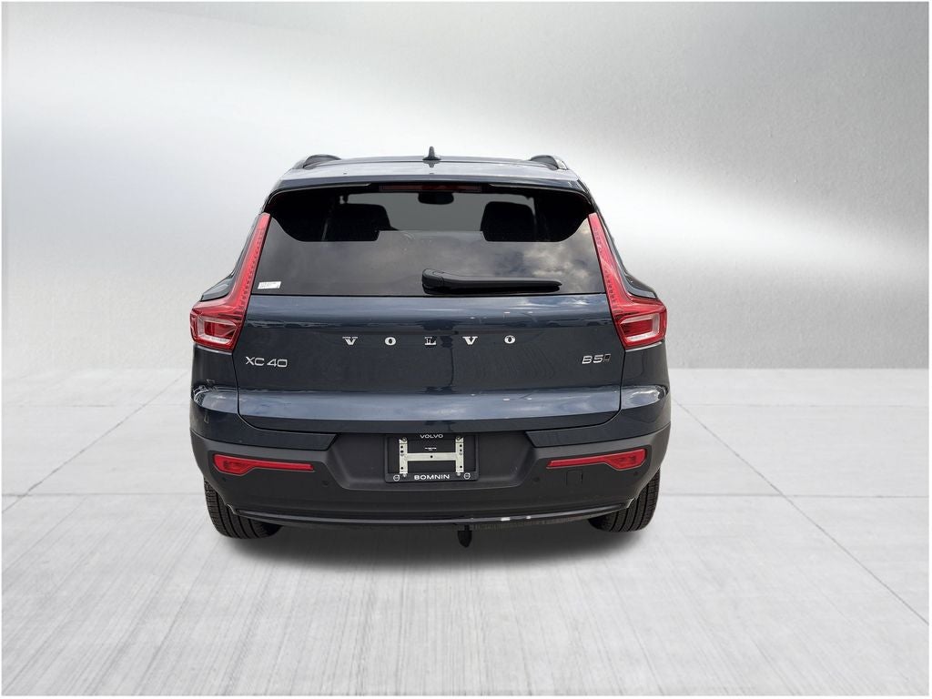 2026 Volvo XC40 B5 Ultra