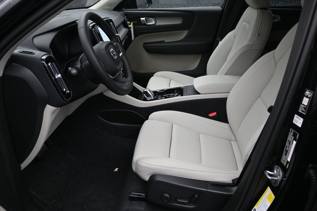 2026 Volvo XC40 B5 Ultra