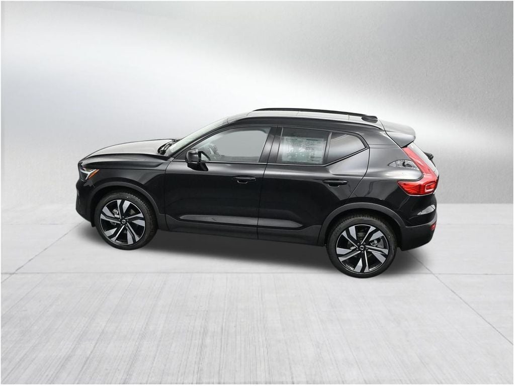 2026 Volvo XC40 B5 Ultra
