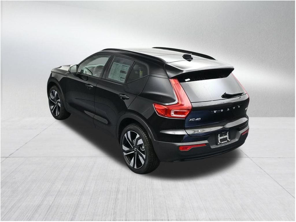 2026 Volvo XC40 B5 Ultra