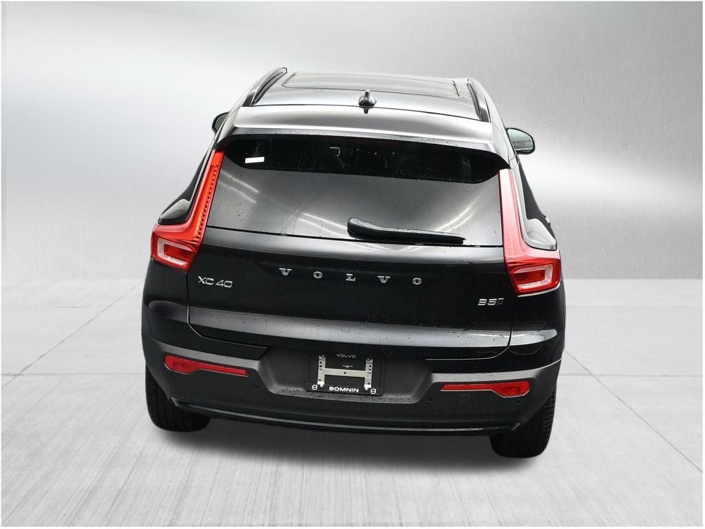 2026 Volvo XC40 B5 Ultra