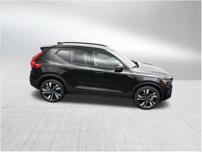 2026 Volvo XC40 B5 Ultra