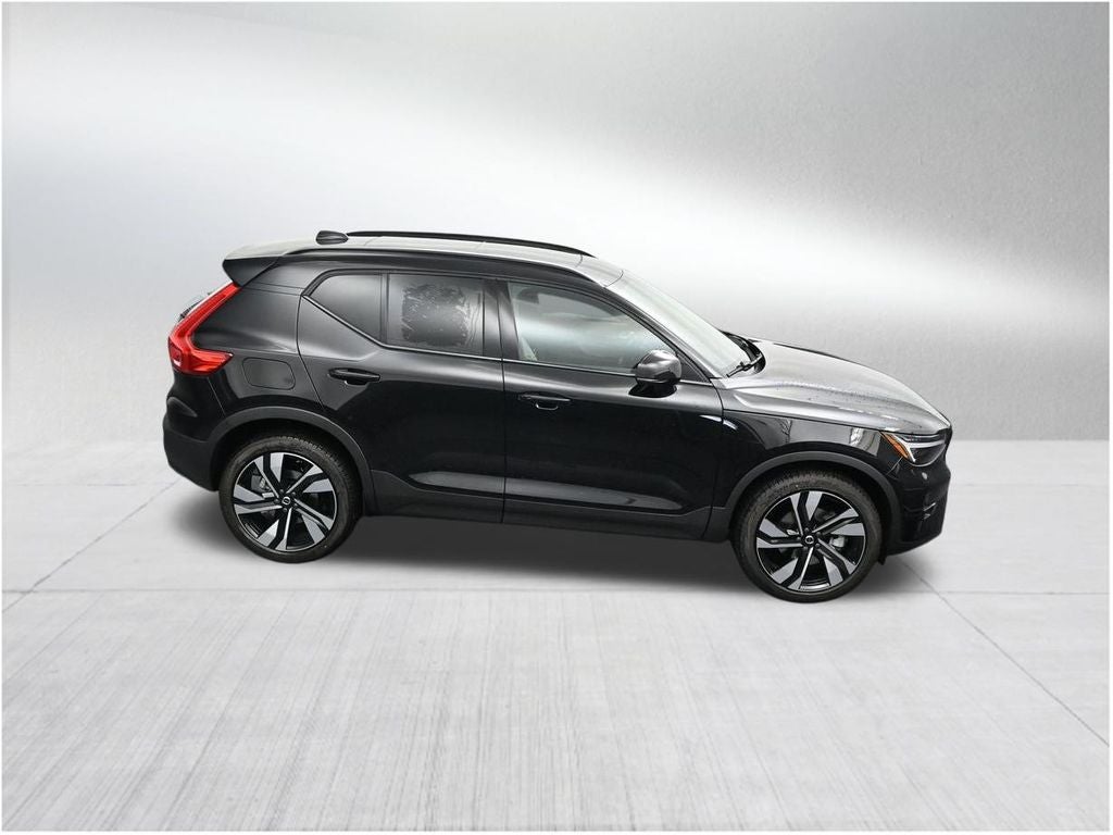 2026 Volvo XC40 B5 Ultra