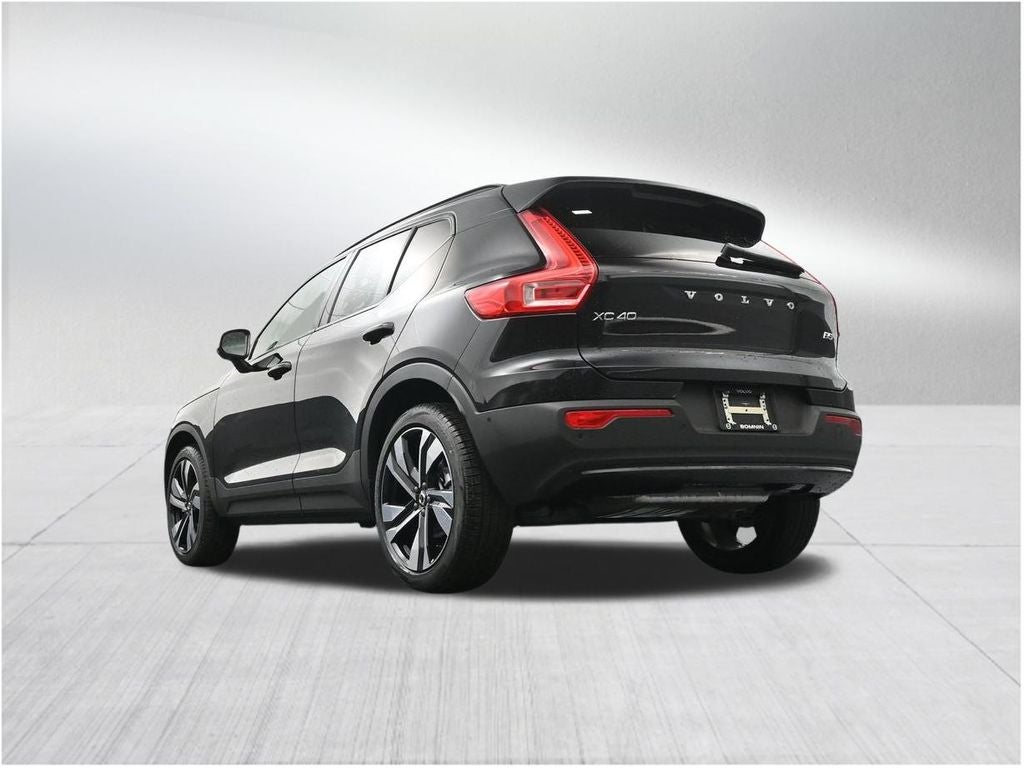 2026 Volvo XC40 B5 Ultra