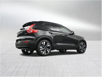 2026 Volvo XC40 B5 Ultra