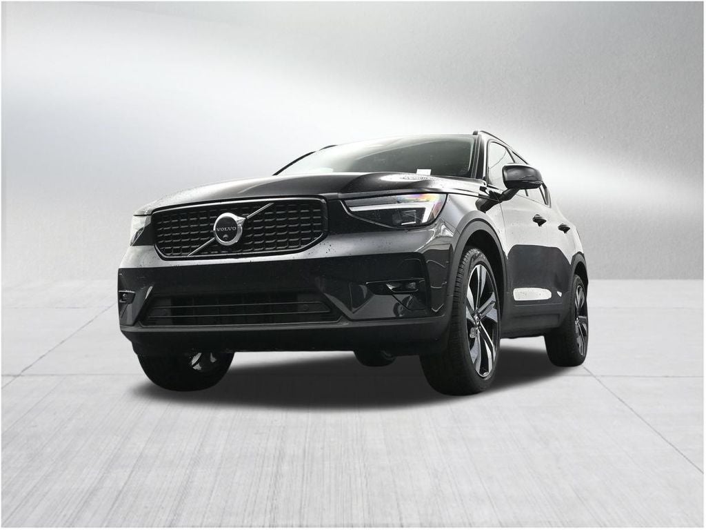 2026 Volvo XC40 B5 Ultra