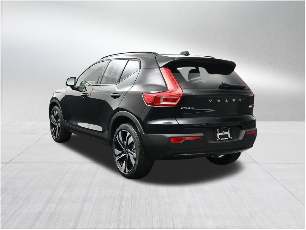 2026 Volvo XC40 B5 Ultra