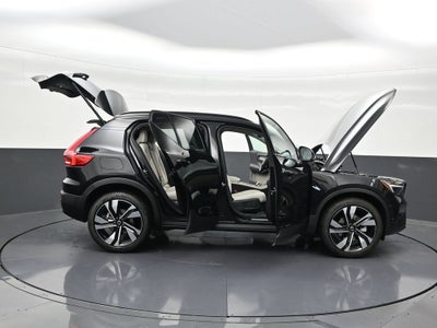 2026 Volvo XC40 B5 Ultra