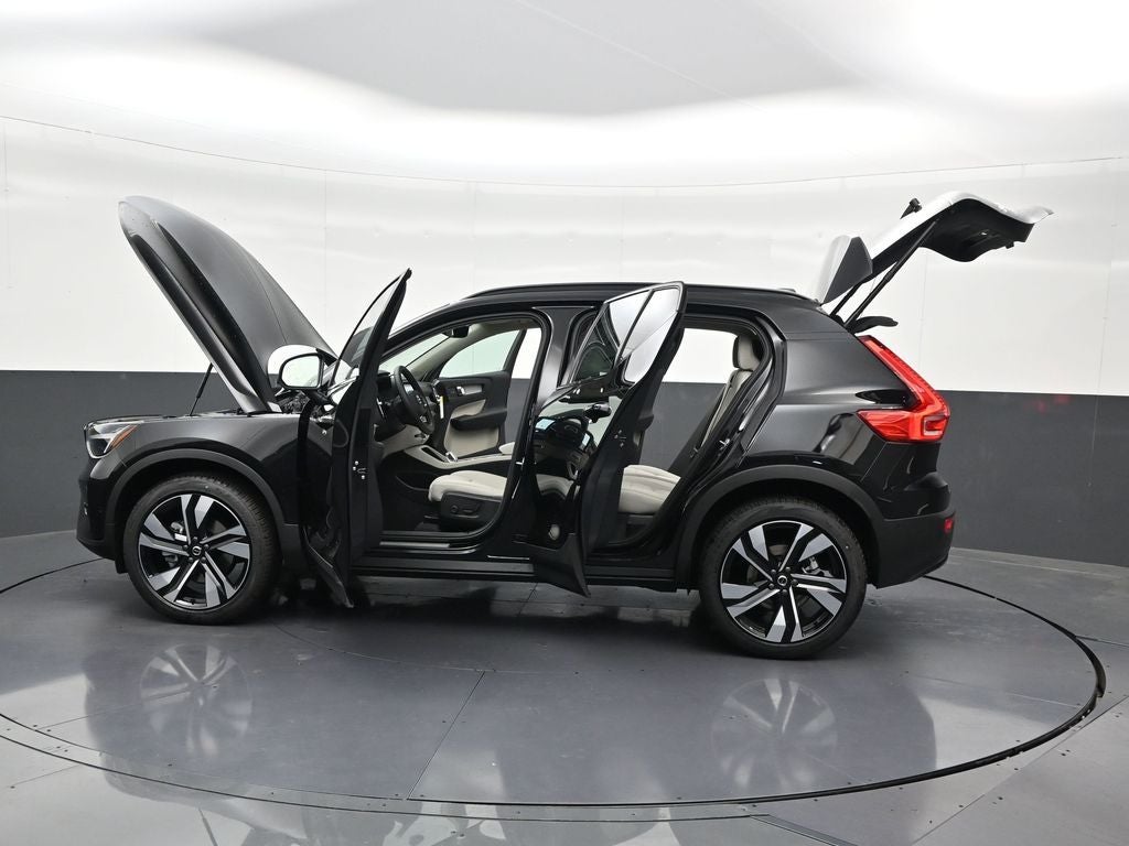 2026 Volvo XC40 B5 Ultra