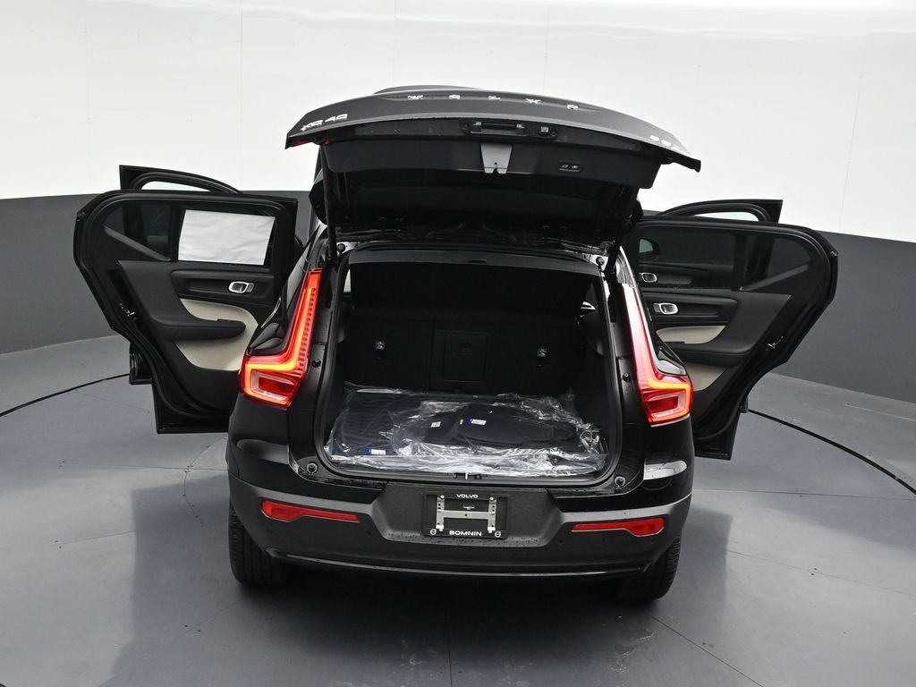 2026 Volvo XC40 B5 Ultra